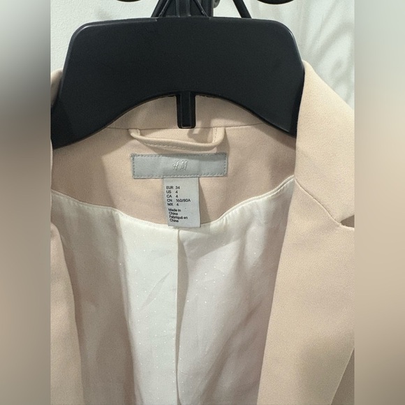 H&M Women's Blazer in Light Beige. NWOT - Picture 5 of 7